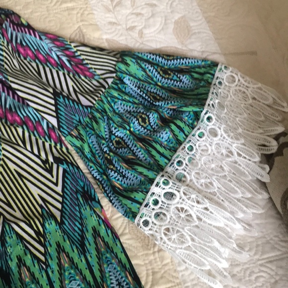 Blouse - Picture 2 of 3